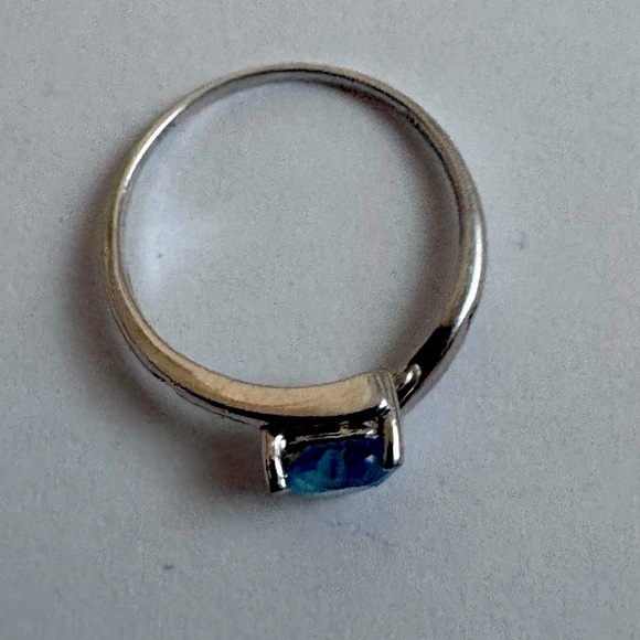 πβ¨ Dainty 14K White Gold Blue Topaz Ring β Minimalist Sparkle + Vintage Charm! - Picture 9 of 14